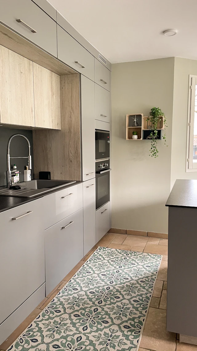 two-tone kitchen cabinets